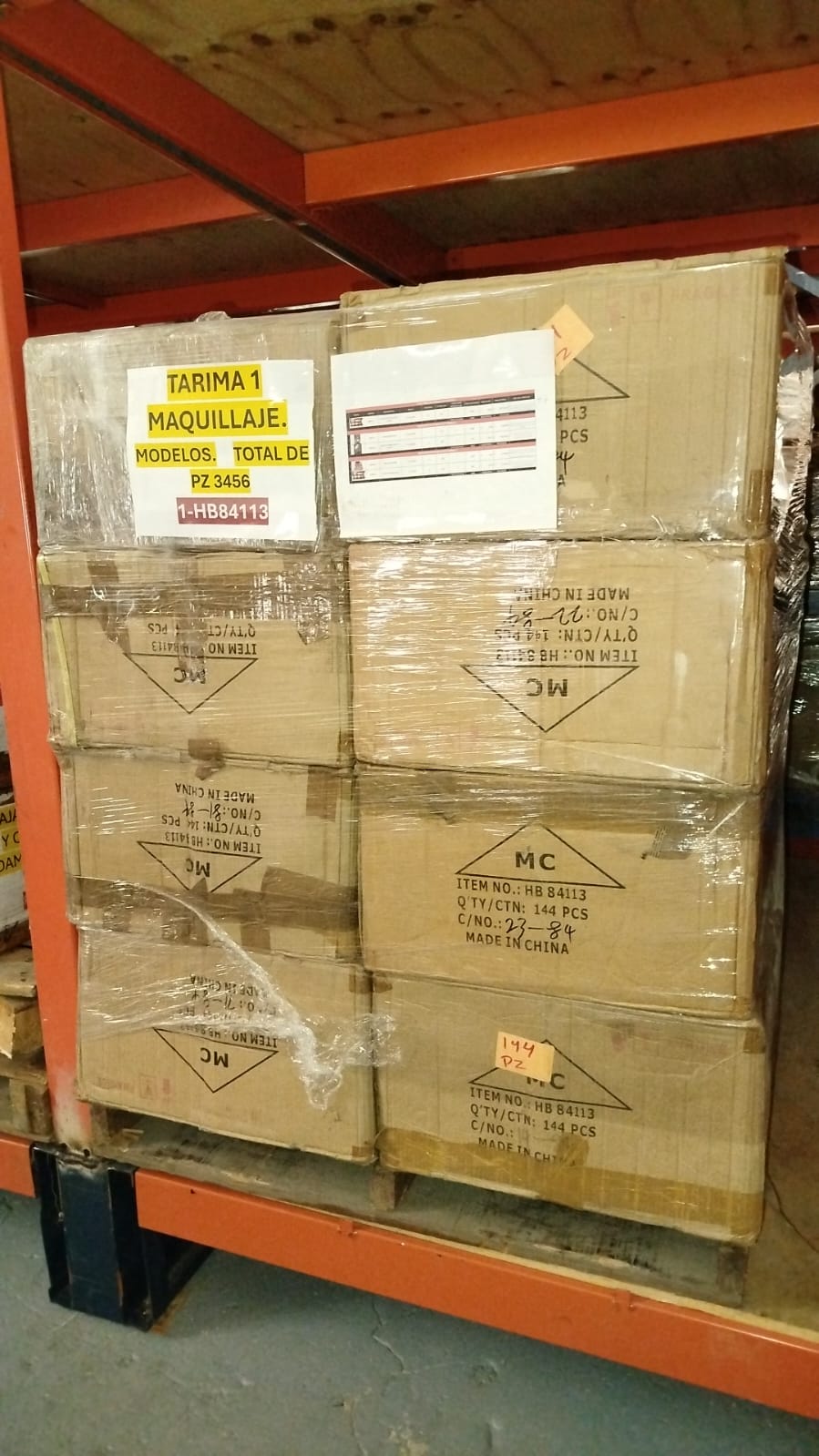 LOTE DE MAQUILLAJE CON VARIEDAD DE PRODUCTOS